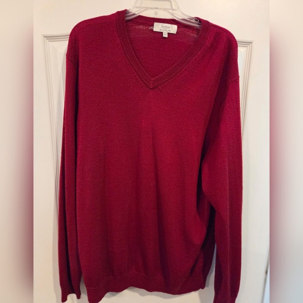 Men's V-Neck Extra Fine Merino Wool Sweater - Red